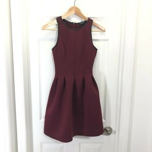 Club Monaco Women's Burgundy Sleeveless Scuba Fit & Flare Dress Size 0